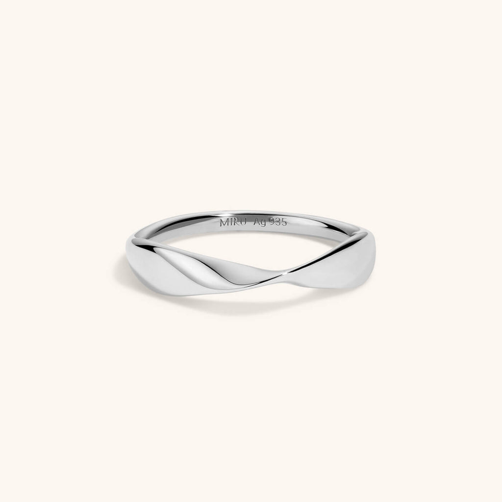 zMöbius Fine Ring