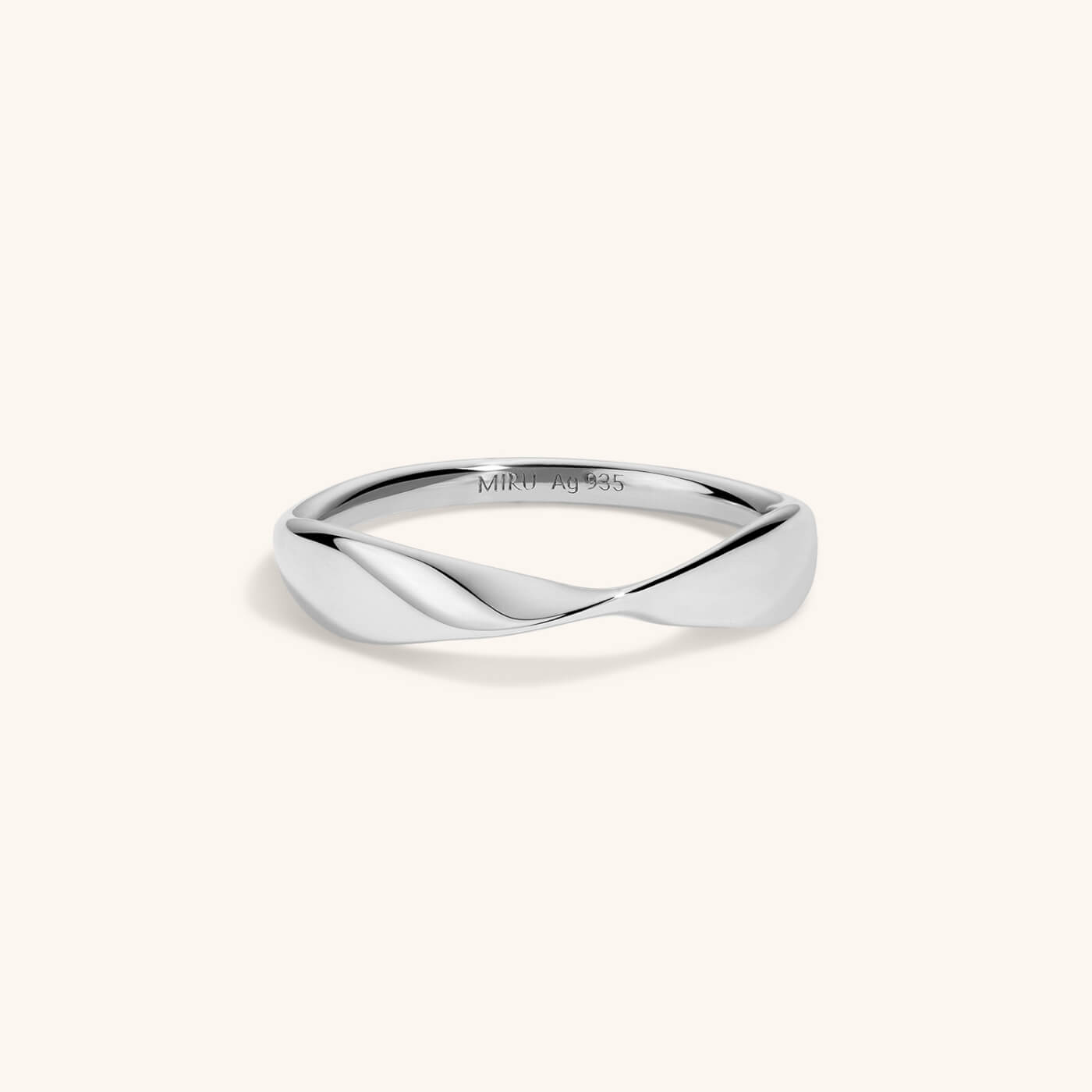 zMöbius Fine Ring