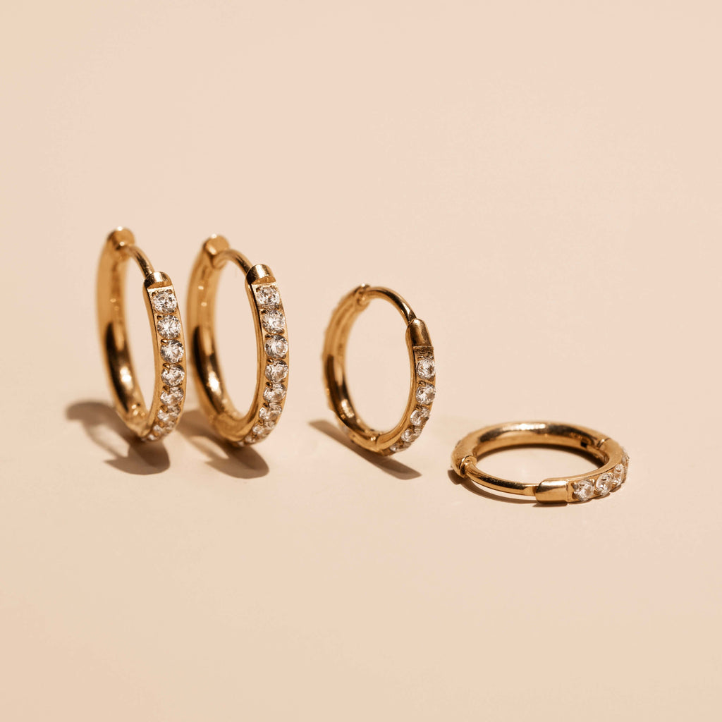 zPavé Huggie Hoops, 11mm