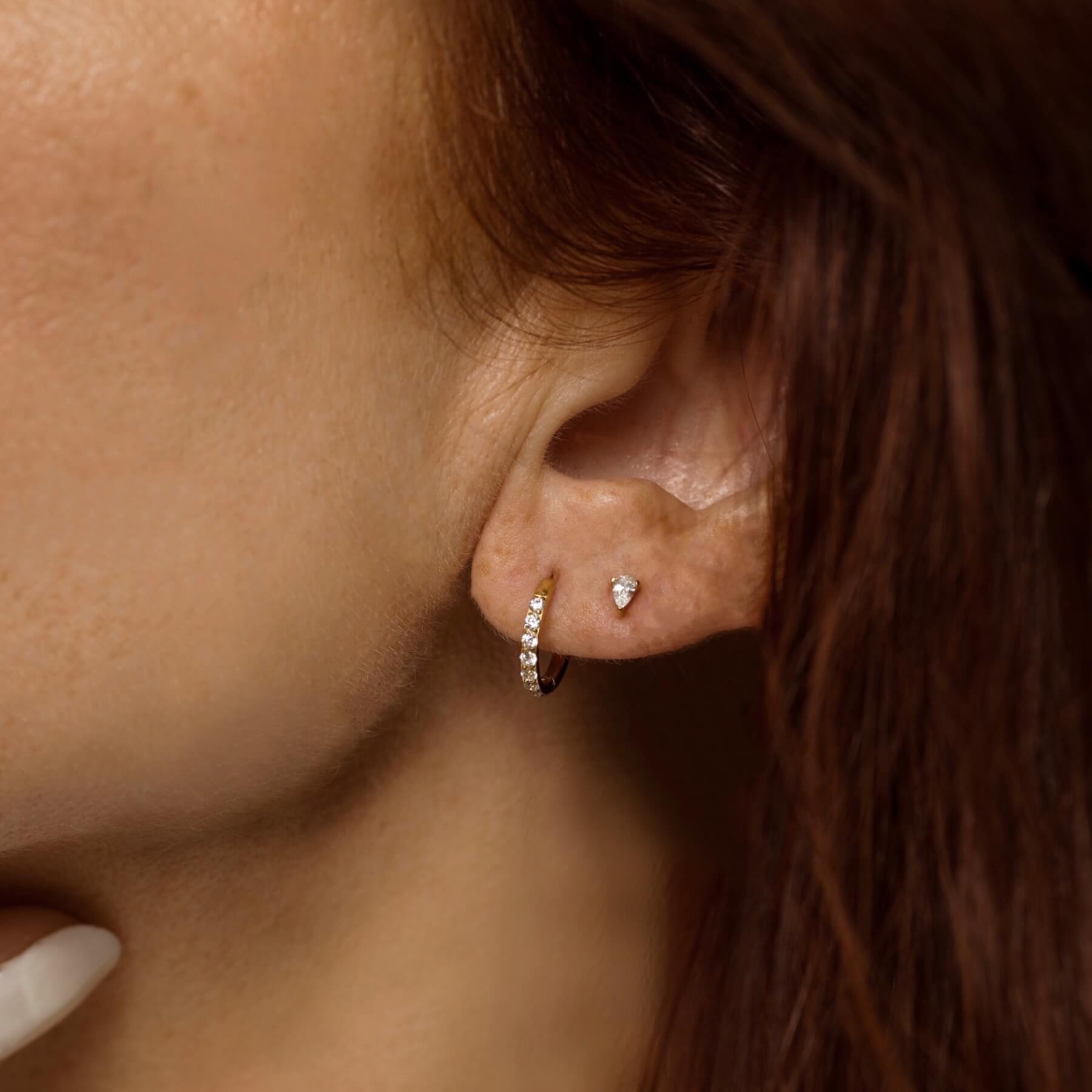 zPavé Huggie Hoops, 11mm